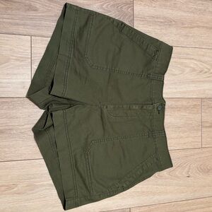 Old Navy dark green shorts size 16